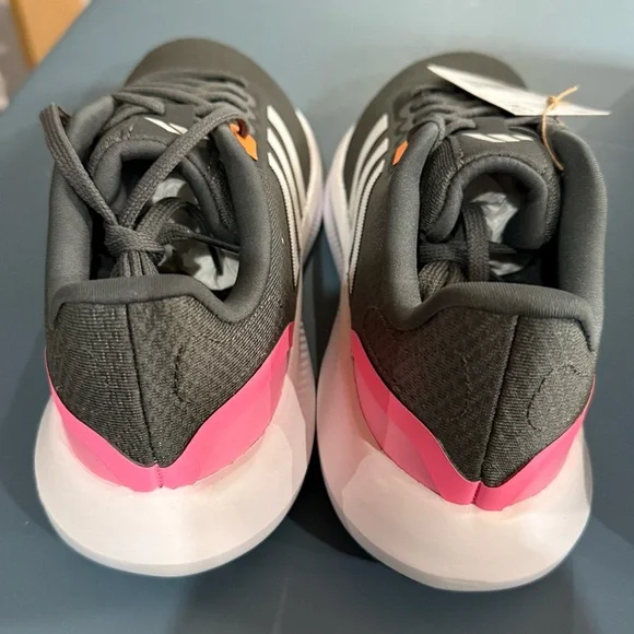 Adidas woman’s grey and pink size 7 Sneakers - Picture 4 of 5
